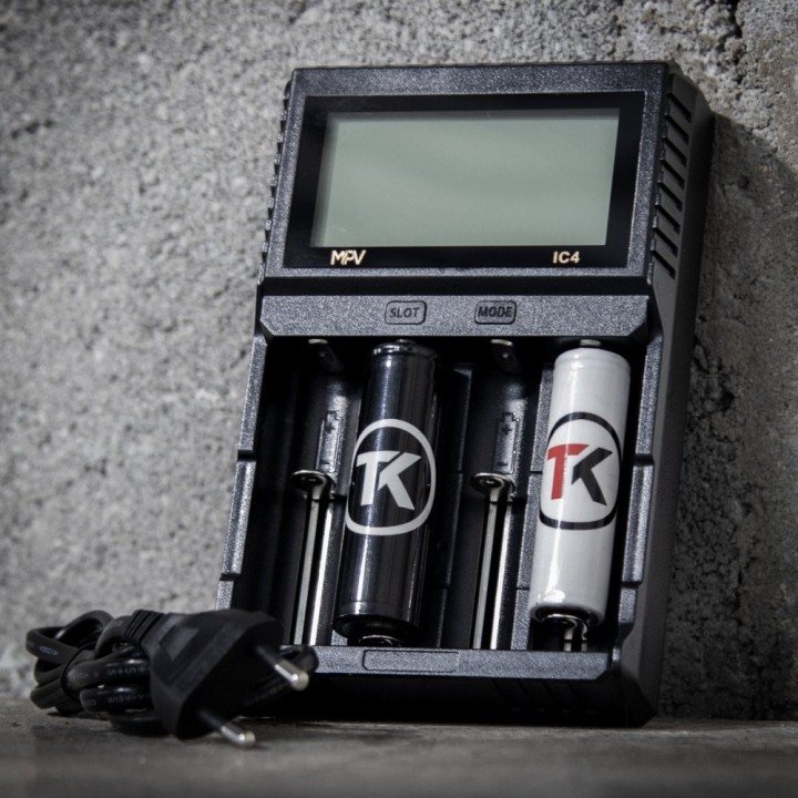 Chargeur Rapide IC4 - 4 Slots - Écran TFT - 2A